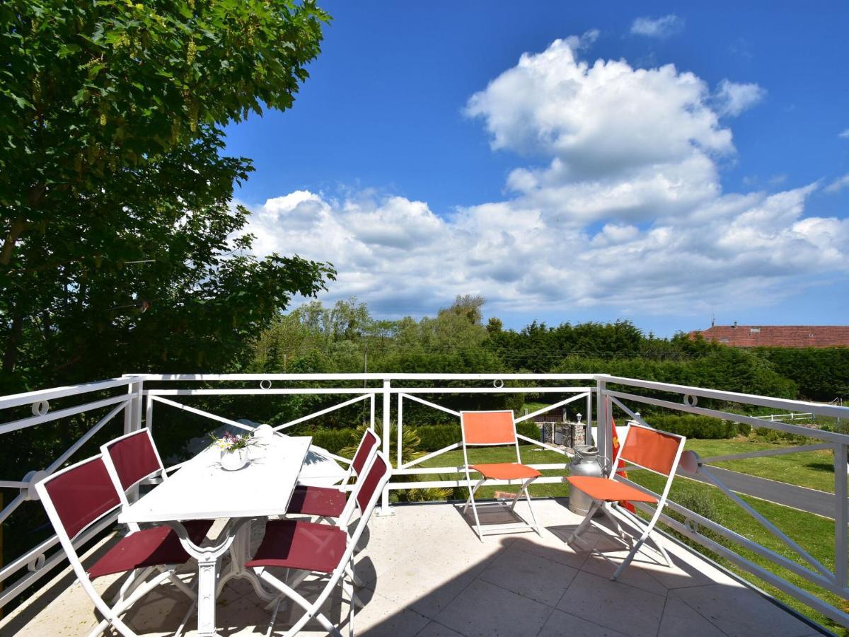 Superb Holiday Home Near The Beach Quineville Room photo